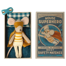 Załaduj obraz do przeglądarki galerii, Maileg myszka Superbohater- Super hero mouse, Little brother in matchbox
