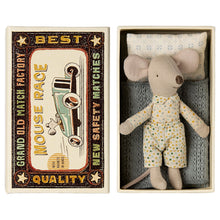 Załaduj obraz do przeglądarki galerii, Maileg Myszka w pudełku 11cm - Litle brother mouse in box