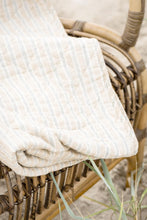 Załaduj obraz do przeglądarki galerii, Fotel rattanowy naturalny Jannie Ib Laursen