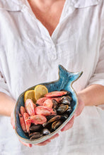 Załaduj obraz do przeglądarki galerii, Miska Ocean Blue kamienna duża w kształcie ryby L Ib Laursen