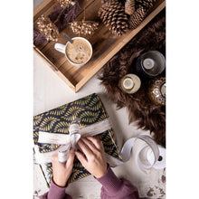 Załaduj obraz do przeglądarki galerii, Kubek ceramiczny biały serce czarne 300 ml Love Clayre & Eef