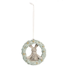 Załaduj obraz do przeglądarki galerii, Zawieszka świąteczny króliczek w wianku 8 cm Clayre Eef