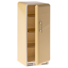 Załaduj obraz do przeglądarki galerii, Maileg - Metalowa lodówka dla myszek 22 cm Yellow Fridge