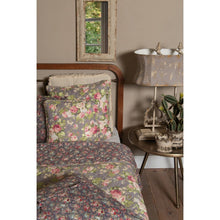 Załaduj obraz do przeglądarki galerii, Narzuta na łóżko róże vintage 240 x 260 cm Clayre Eef
