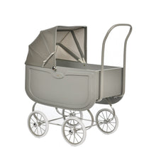 Załaduj obraz do przeglądarki galerii, Wózek Doll Pram - Vintage Grey by Astrup