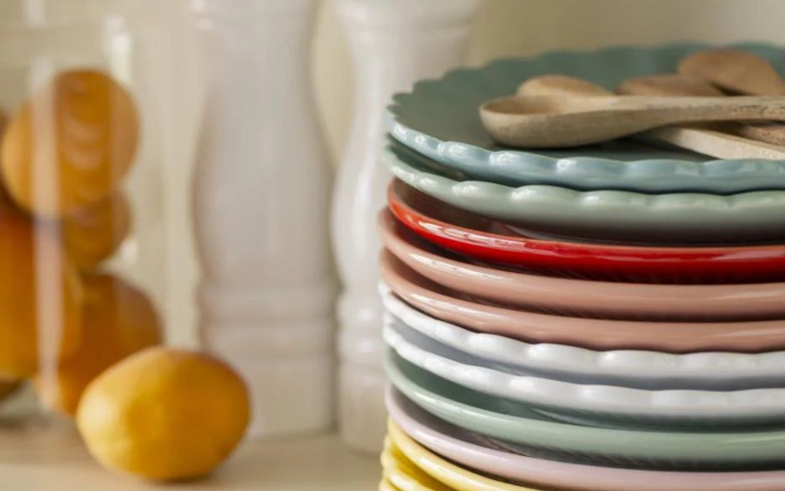 Nakrycia stołu z ceramiką Ib Laursen (przegląd kolekcji talerzy, misek, kubków)