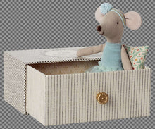 Załaduj obraz do przeglądarki galerii, Myszka - Dance mouse in daybed, Little sister SS25 Maileg

