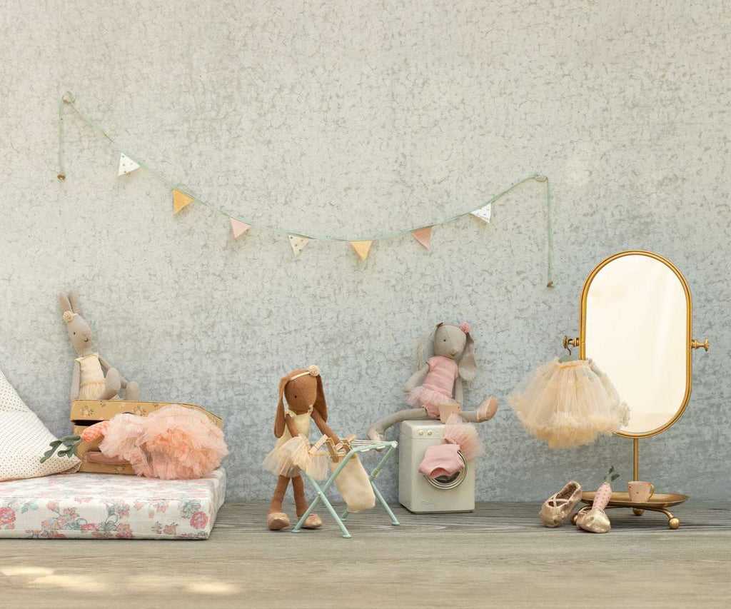 Króliczek rozmiar 2, Klasyczny - Strój baletowy i spódnica różowa Maileg