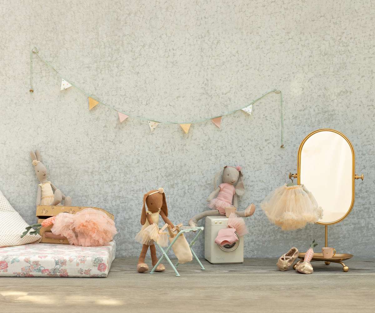 Króliczek rozmiar 2, Klasyczny - Strój baletowy i spódnica różowa Maileg