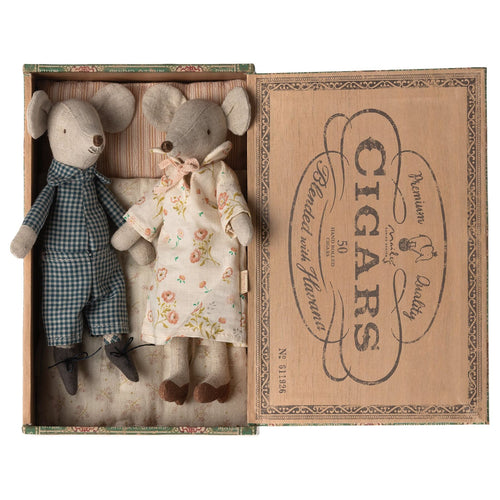 Maileg - Babcia i dziadek myszka w pudełku po cygarach