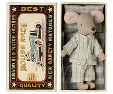 Załaduj obraz do przeglądarki galerii, Myszka w pudełku 13 cm- Big brother mouse in box Maileg
