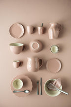 Talerz ceramiczny na nodze Mynte na ciasto Coral  Ib Laursen