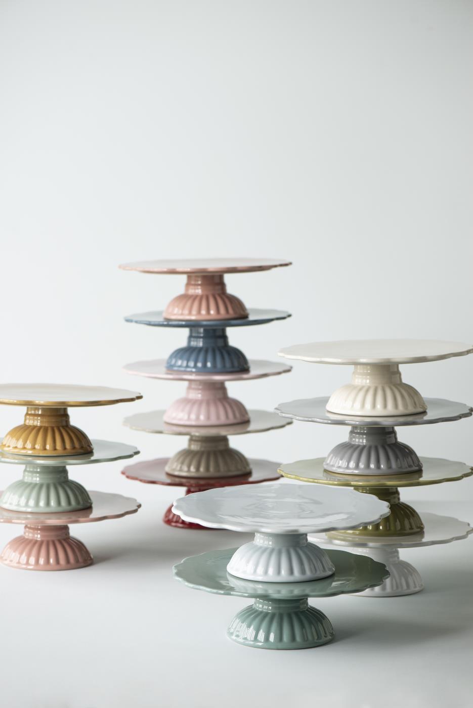 Talerz ceramiczny na nodze Mynte na ciasto Coral  Ib Laursen