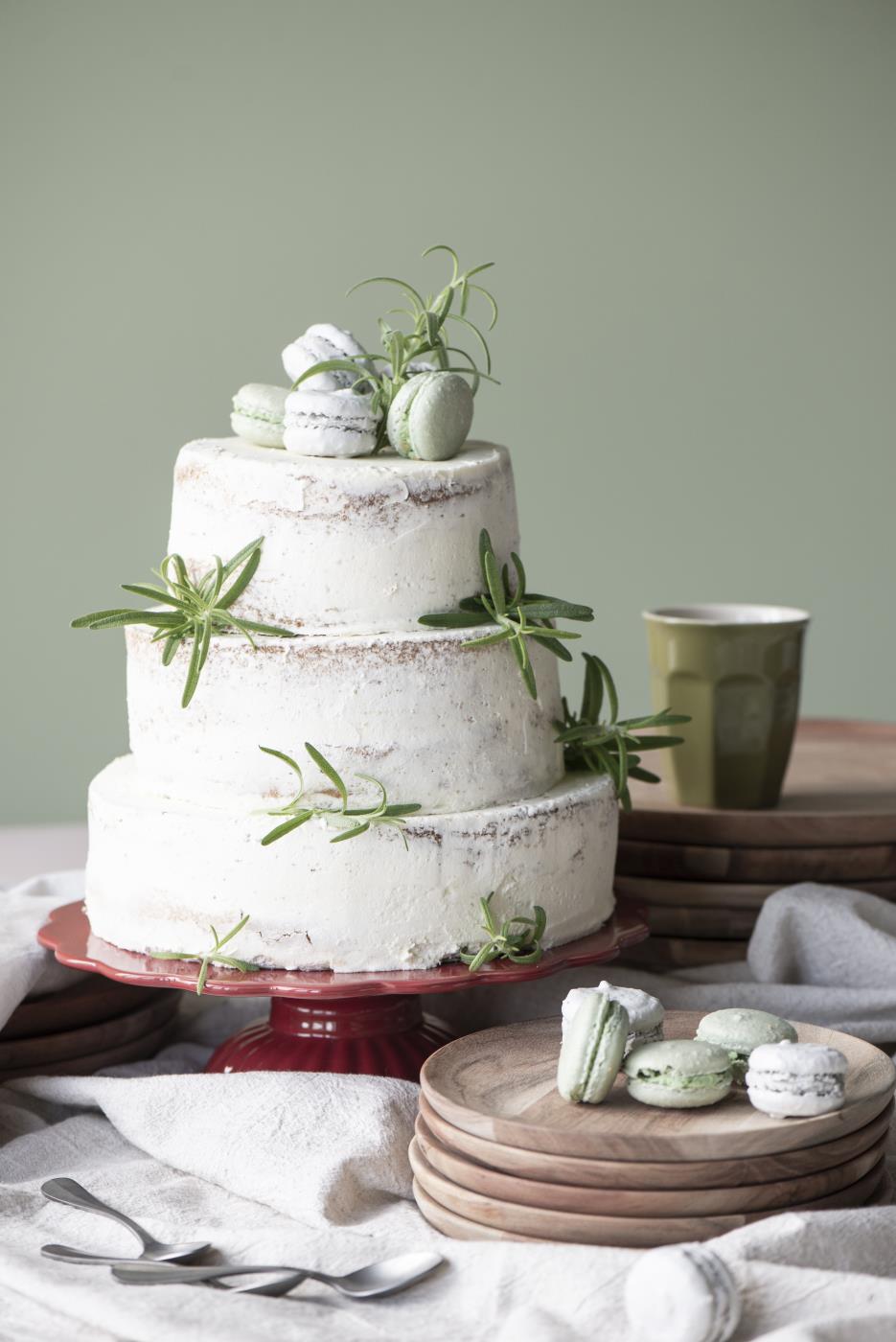 Talerz ceramiczny na nodze Mynte czerony na ciasto Strawberry Ib Laursen