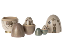 Załaduj obraz do przeglądarki galerii, Maileg - Dekoracja wielkanocna – Drewniane jajka matrioszki - Babushka egg
