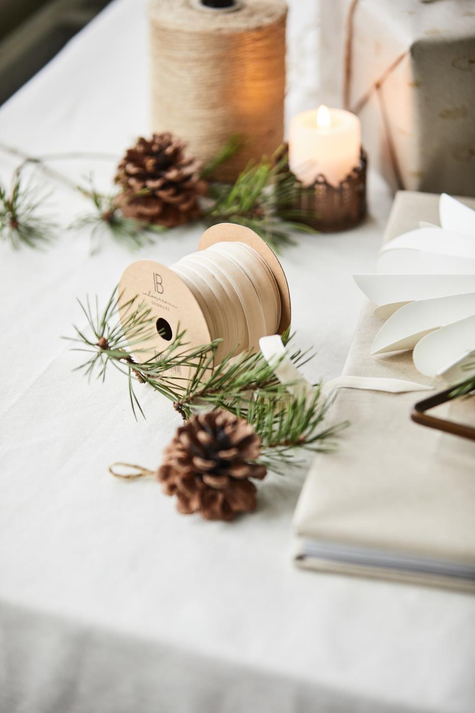 Wstążka aksamitna na szpuli 10 m kremowa Ib Laursen