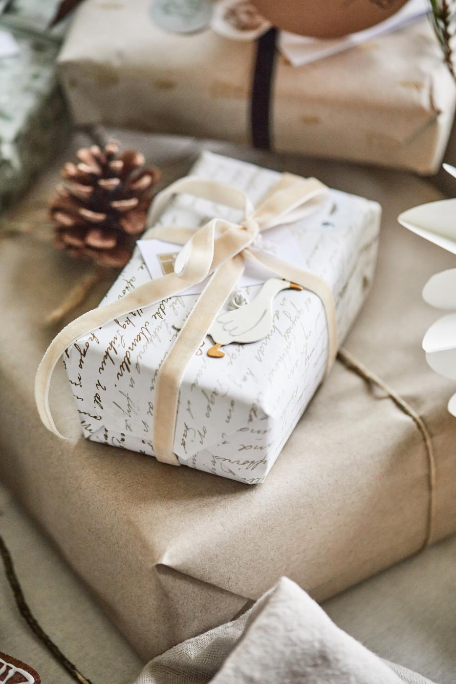 Wstążka aksamitna na szpuli 10 m kremowa Ib Laursen