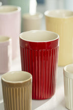 Kubek do kawy latte czerwony ceramiczny Truskawka Ib Laursen