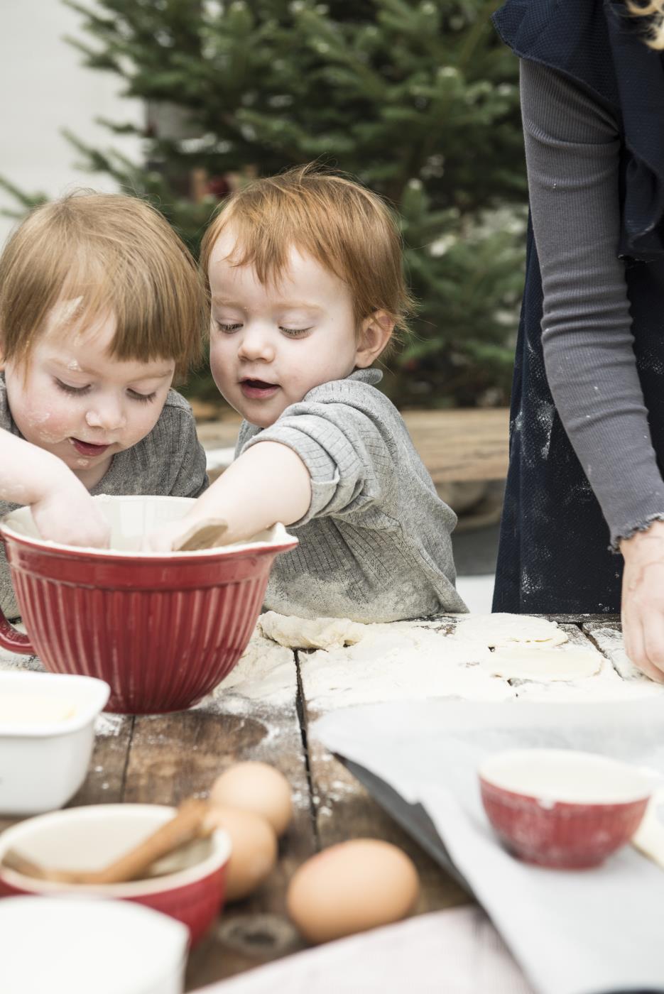 Miska ceramiczna do ciasta Mynte czerwona Strawberry Ib Laursen