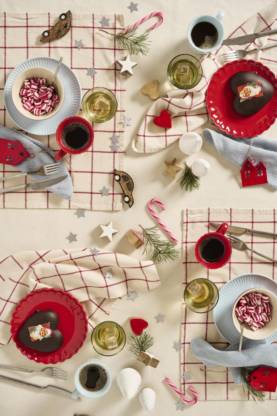 Talerzyk deserowy Mynte czerwony Strawberry 19,5 cm Ib Laursen