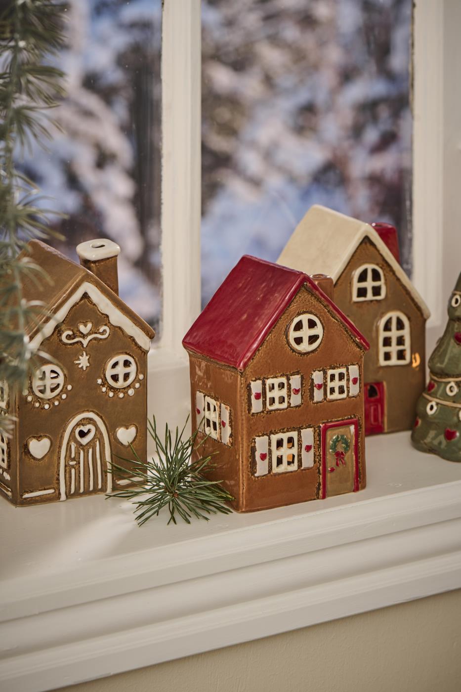 Domek ceramiczny Stillenat - lampion chatka piernikowa wianek na drzwiach Ib Laursen