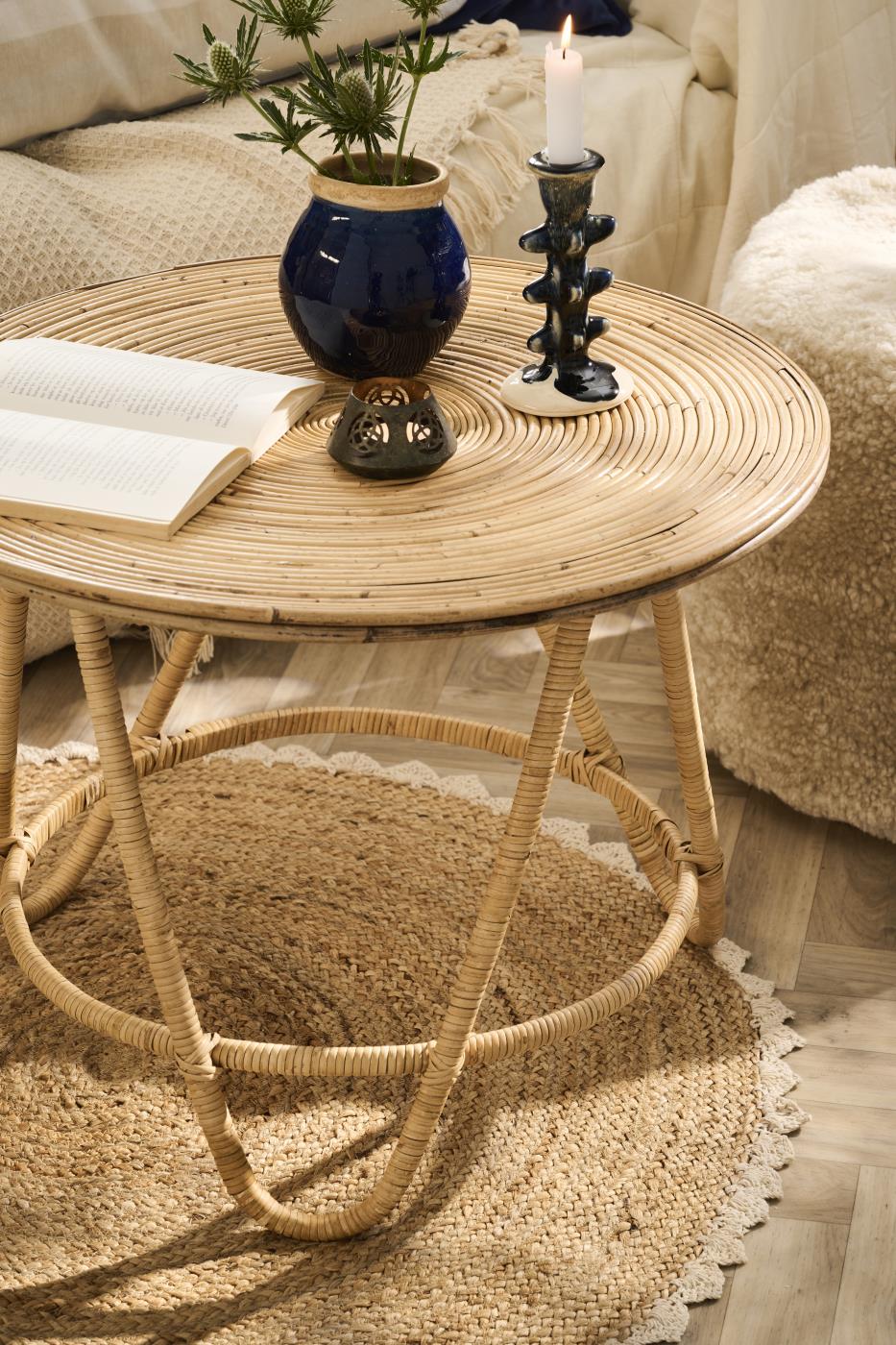 Stół , stolik kawowy okrągły z 3 nogami rattan Ib Laursen