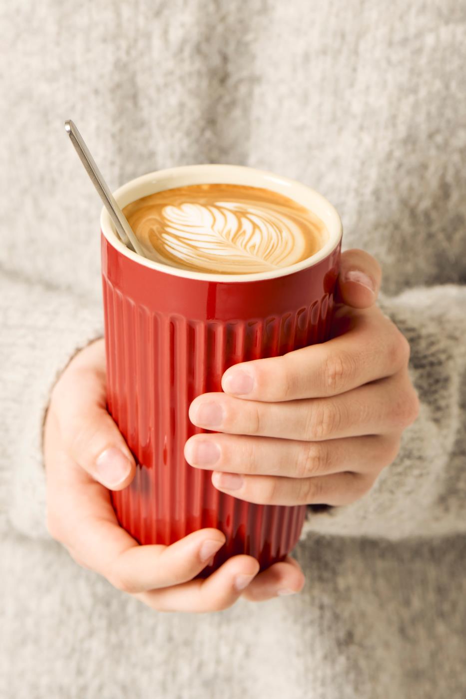 Kubek do kawy latte czerwony ceramiczny Truskawka Ib Laursen