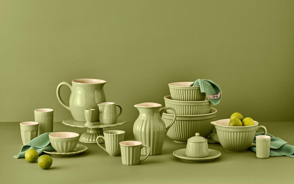 Talerz ceramiczny na nodze Mynte zielony na ciasto Wasabi Ib Laursen