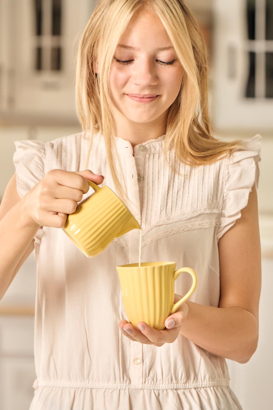 Kubek z rowkami Mynte żółty Lemonade Ib Laursen