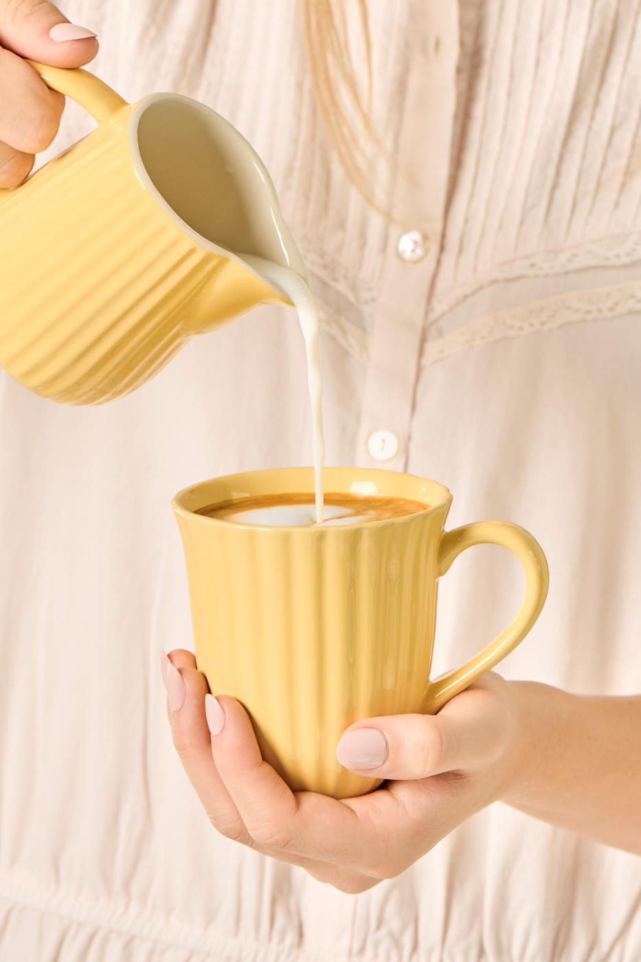 Kubek z rowkami Mynte żółty Lemonade Ib Laursen