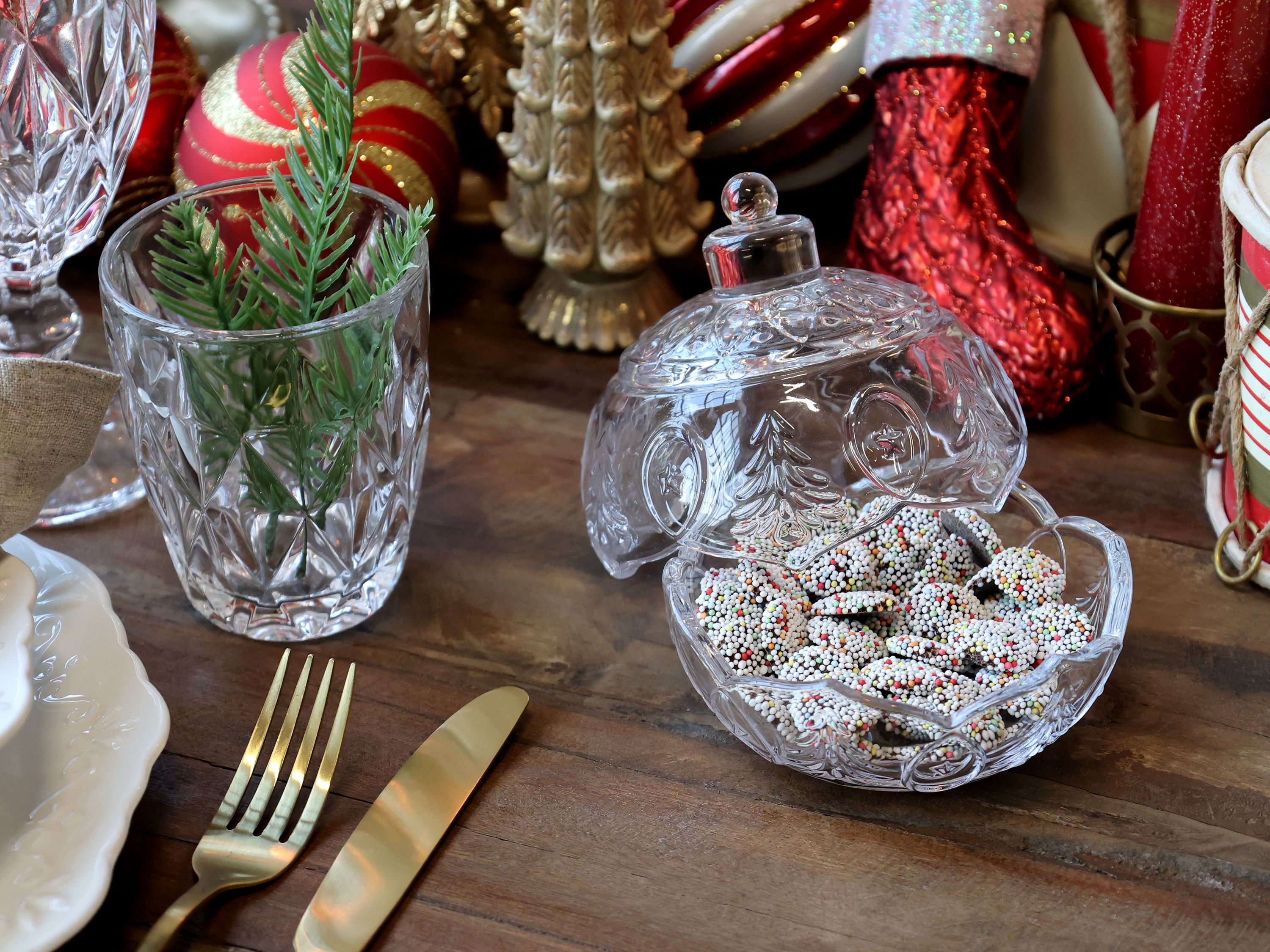 Szklana bomboniera w kształcie bombki świątecznej retro otwierana Chic Antique