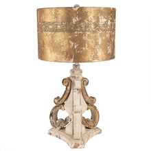 Załaduj obraz do przeglądarki galerii, Lampa stołowa drewniana prowansalska z metalowym abażurem Brocante Clayre Eef
