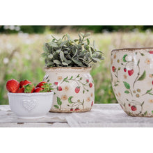 Załaduj obraz do przeglądarki galerii, Doniczka ceramiczna truskawki 14 cm M Clayre &amp; Eef
