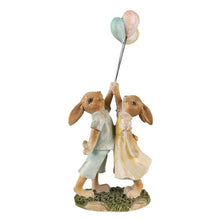 Załaduj obraz do przeglądarki galerii, Figurka króliczki wielkanocne z balonami retro 22 cm Clayre Eef
