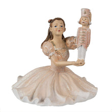 Załaduj obraz do przeglądarki galerii, Figurka świąteczna baleriny z dziadkiem do orzechów retro Clayre Eef
