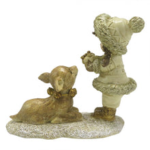 Załaduj obraz do przeglądarki galerii, Figurka świąteczna dziecko z jelonkiem złota 12 cm retro Clayre Eef

