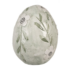 Załaduj obraz do przeglądarki galerii, Figurka jajko ceramiczne wielkanocne malowane ptaszkek zielone 13 cm Clayre Eef
