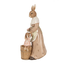 Załaduj obraz do przeglądarki galerii, Figurka Pani Królik brązowa 24 cm Clayre &amp; Eef
