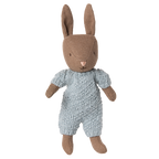 MAILEG Króliczek w niebieskim kombinezonie 13,5cm - RABBIT MICRO BROWN