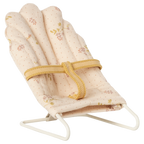 MAILEG Leżaczek dla myszek 9cm - BABYSITTER MICRO OFF WHITE