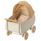 Metalowy wózek dla myszek 15cm - MICRO PRAM YELLOW Maileg