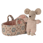 MAILEG Myszka dzidziuś w nosidełku - BABY in CARRY COT ROSE