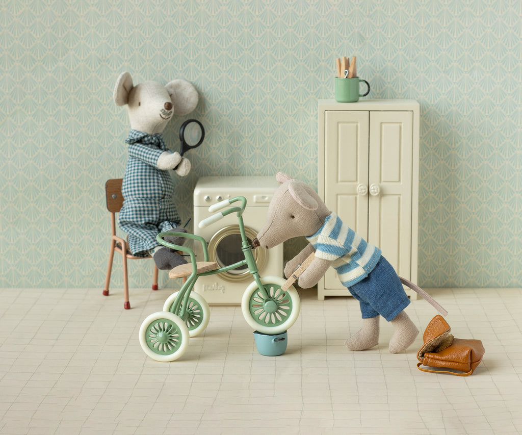 MAILEG Myszka rowerzysta 13cm - TRICYCLE BIG BROTHER BROWN
