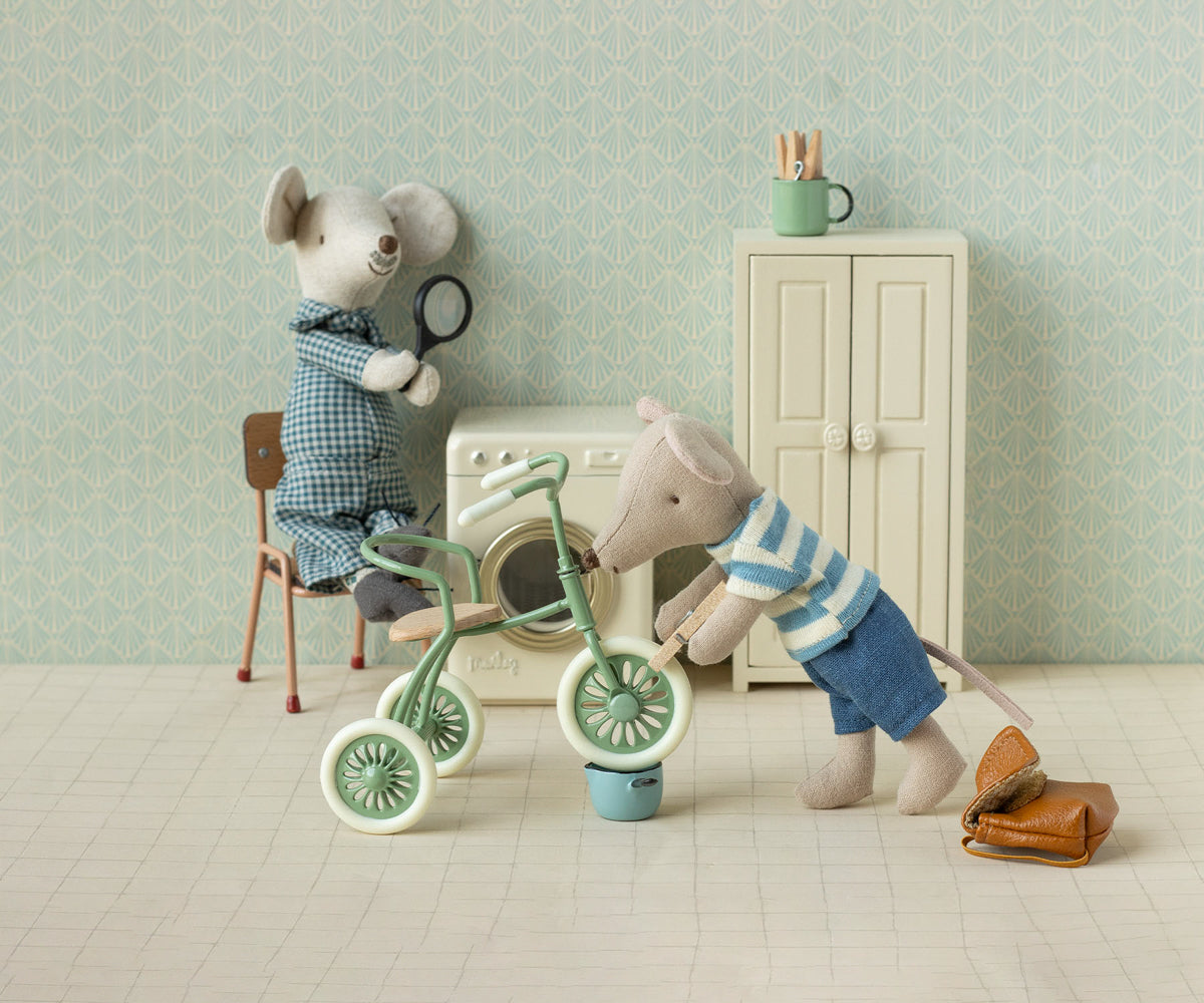 MAILEG Myszka rowerzysta 13cm - TRICYCLE BIG BROTHER BROWN