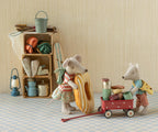 MAILEG Myszka rowerzystka 13cm - TRICYCLE BIG SISTER GREEN