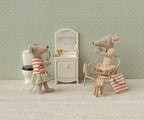 MAILEG Myszka rowerzystka 13cm - TRICYCLE BIG SISTER GREEN