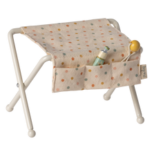 Załaduj obraz do przeglądarki galerii, Przewijak dla myszek 8cm - Nursery table Off white - Maileg
