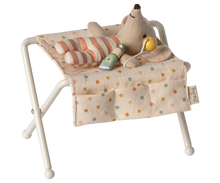 Załaduj obraz do przeglądarki galerii, Przewijak dla myszek 8cm - Nursery table Off white - Maileg
