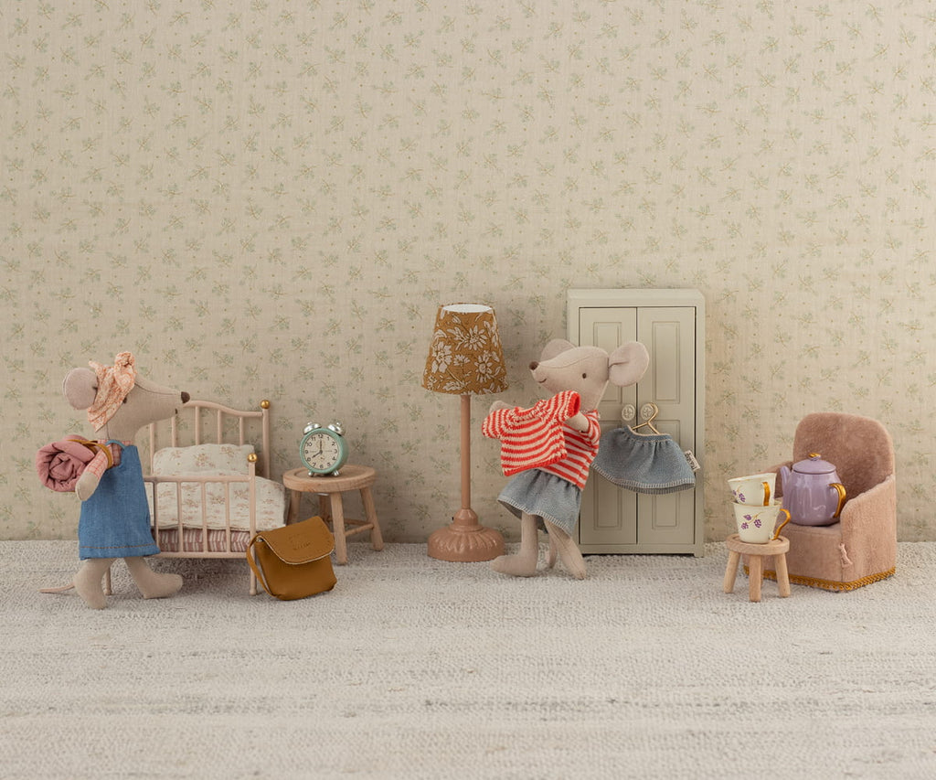 MAILEG Ubranko dla myszki starszej siostry 15cm - KNITTED SWEATER & SKIRT