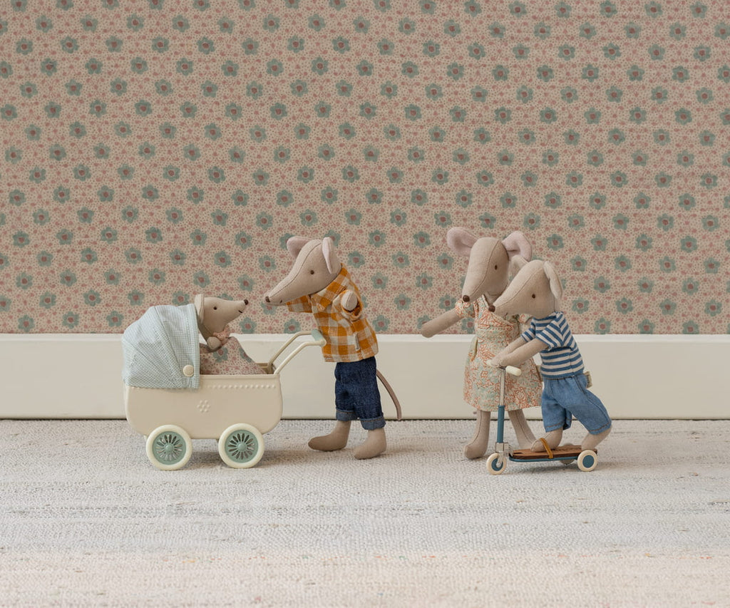 Maileg Wózek i myszka dzidziuś - PRAM with BABY MINT